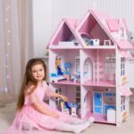 BussyKiddo bietet hochwertige Holz-Puppenküchen und stilvolle Möbel für das Barbie