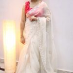 Explore the Sensual Beauty of Chikankari Embroidery Sarees!